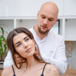 Mikroprzeciążenia – dlaczego niewinne codzienne ruchy prowadzą do bólu?